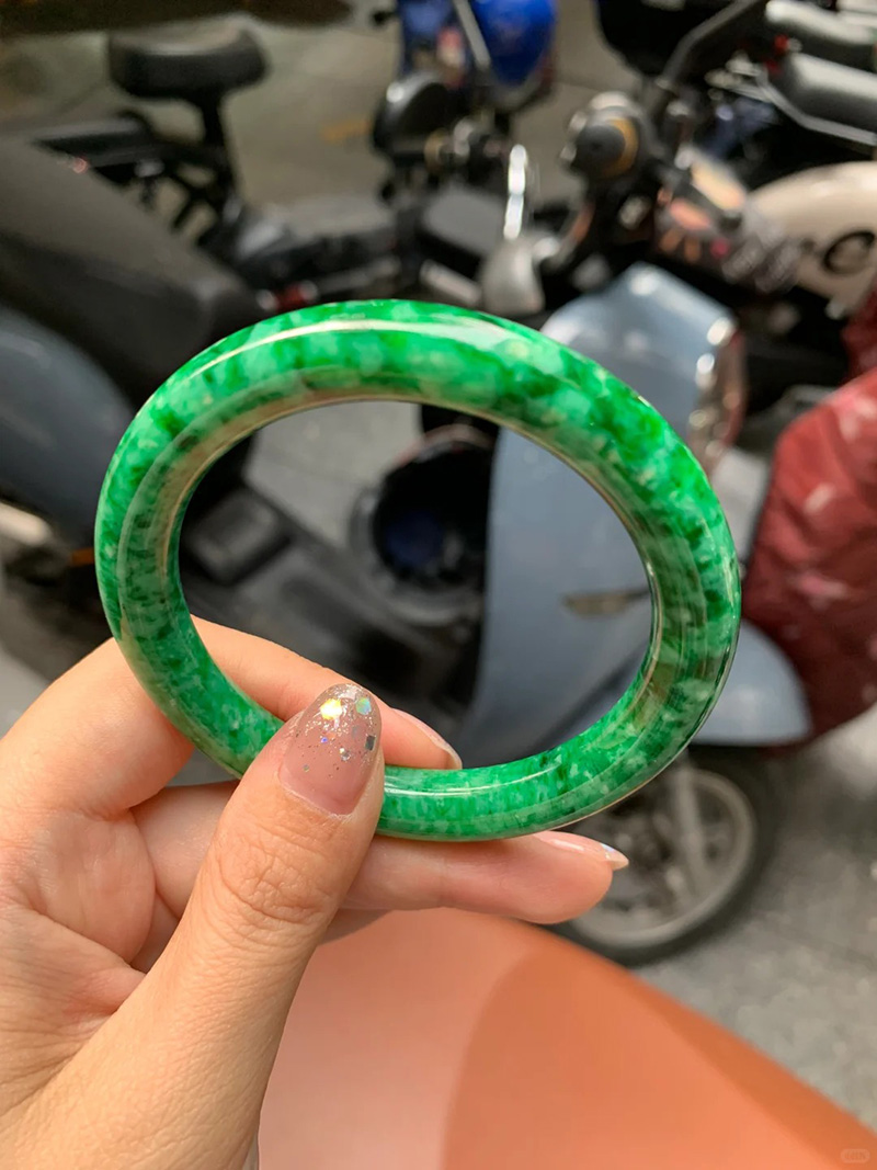 图片[1]-特色花青辣色圆条手镯